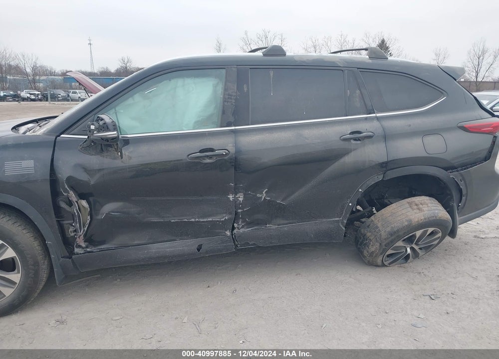 2020 TOYOTA HIGHLANDER XLE VIN: 5TDHZRBH7LS037600