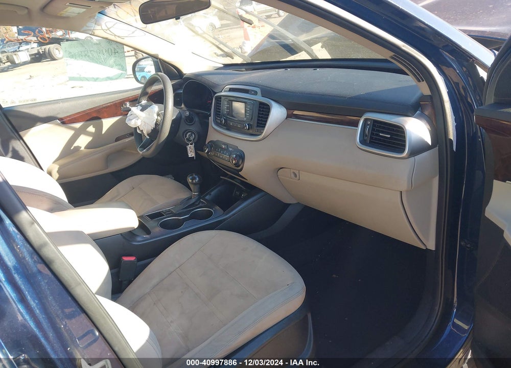 2017 KIA SORENTO 2.4L LX VIN: 5XYPG4A34HG256500