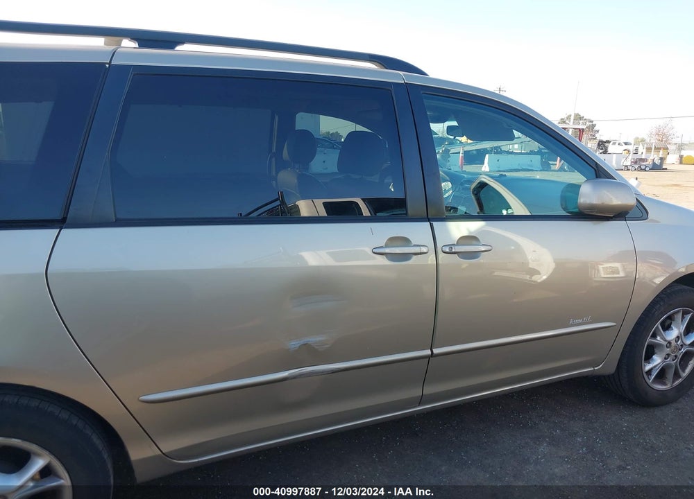 2004 TOYOTA SIENNA XLE VIN: 5TDZA22C34S147374
