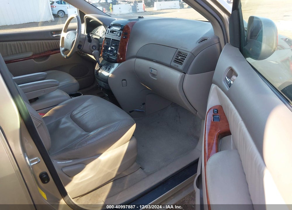 2004 TOYOTA SIENNA XLE VIN: 5TDZA22C34S147374