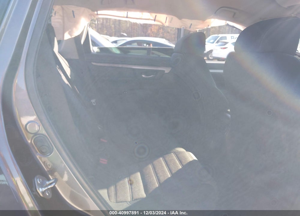 2018 HONDA CR-V LX VIN: 2HKRW5H38JH423947