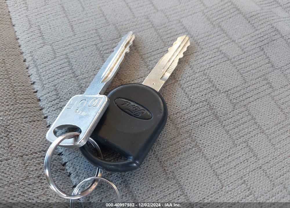 2004 FORD FREESTAR SE VIN: 2FMZA51634BB10058