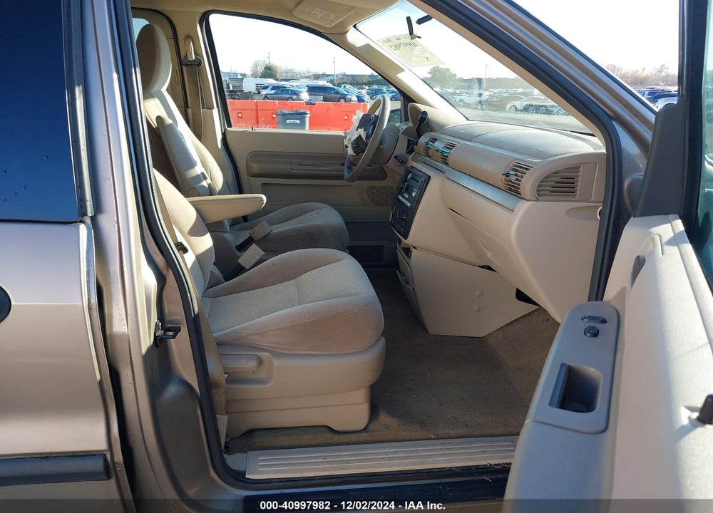 2004 FORD FREESTAR SE VIN: 2FMZA51634BB10058