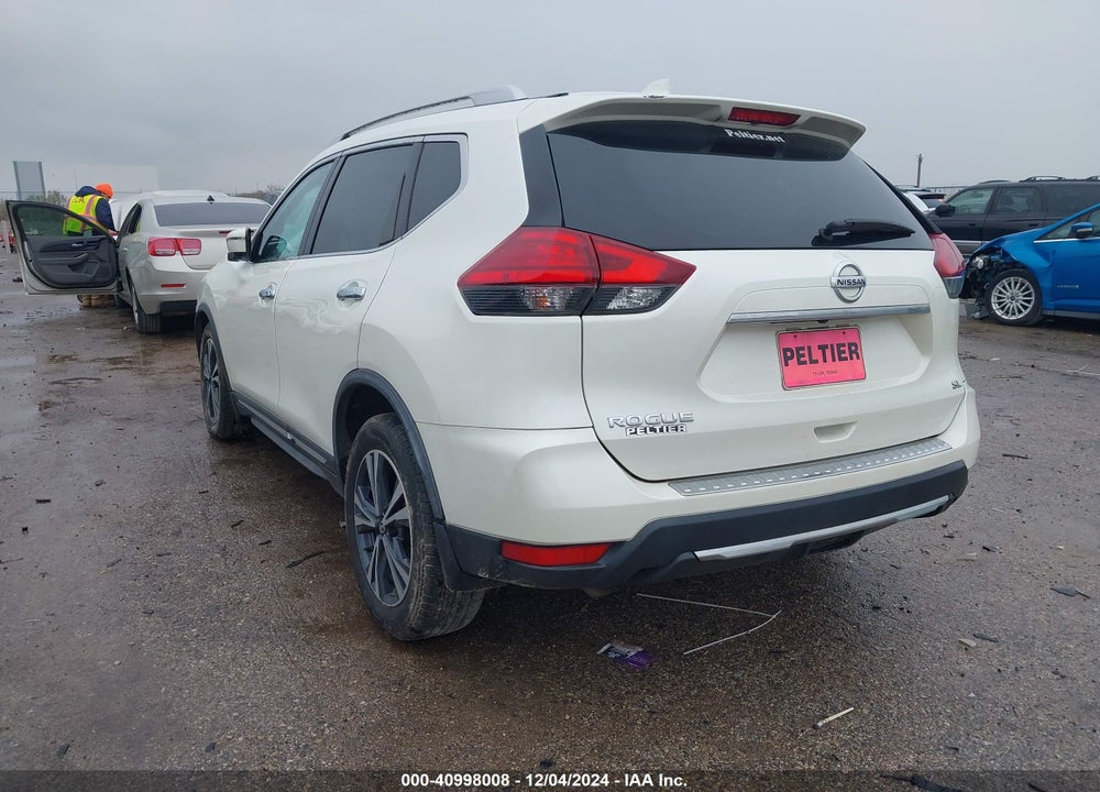 2017 NISSAN ROGUE SL VIN: JN8AT2MT2HW387840
