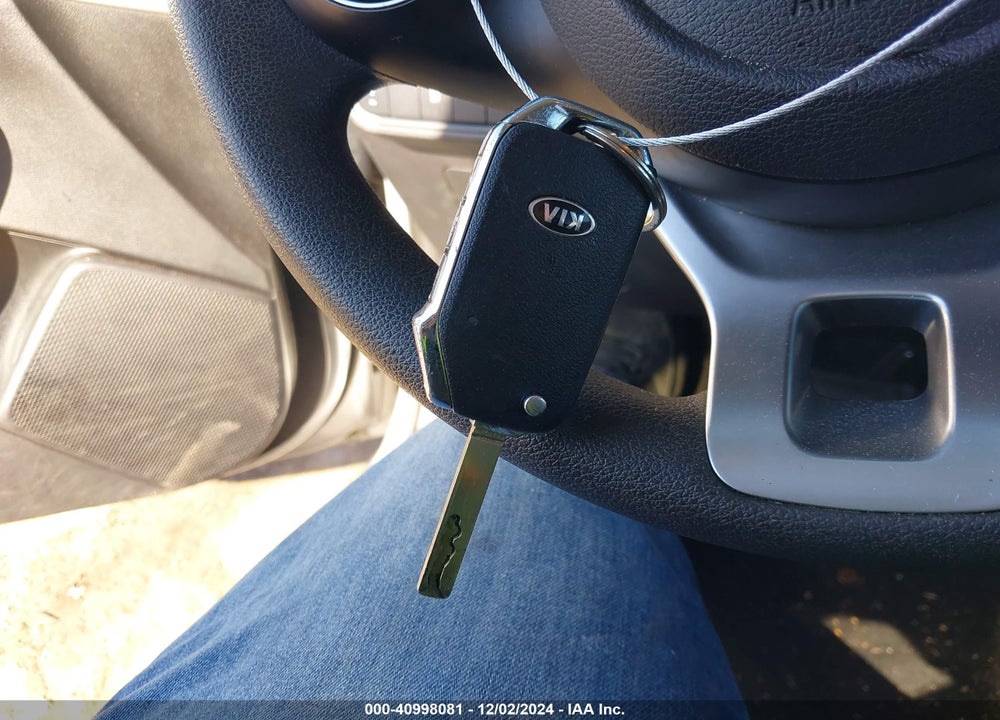 2021 KIA SOUL VIN: KNDJ23AU1M7737142