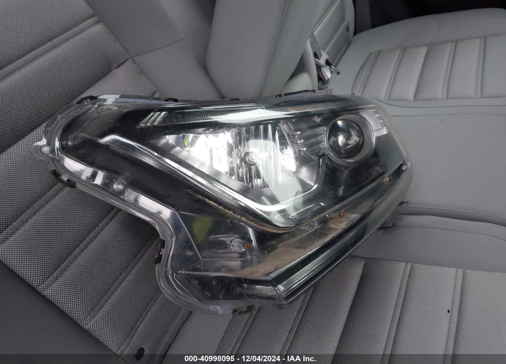 2017 HONDA CR-V LX VIN: 2HKRW6H37HH222086