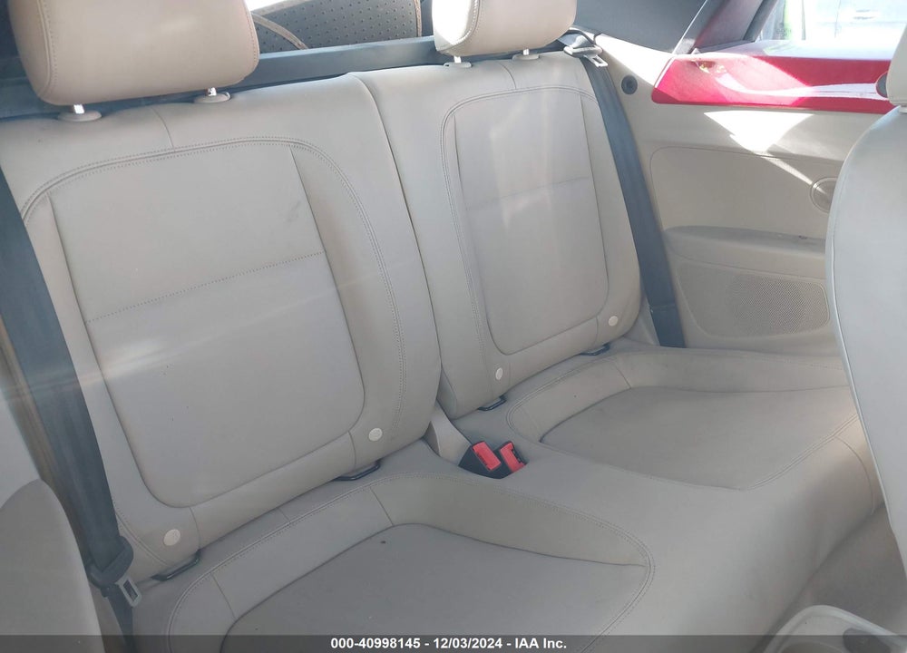2014 VOLKSWAGEN BEETLE 2.5L VIN: 3VW5P7AT8EM805605