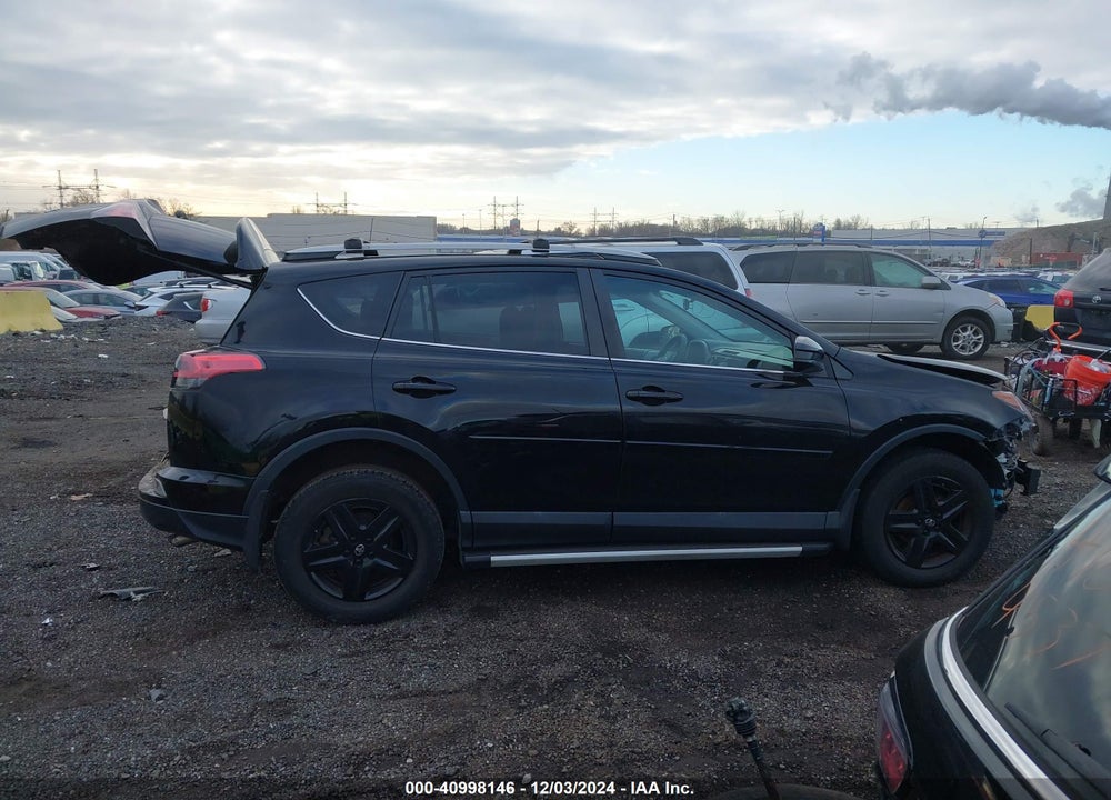 2017 TOYOTA RAV4 LE VIN: 2T3BFREV1HW567759