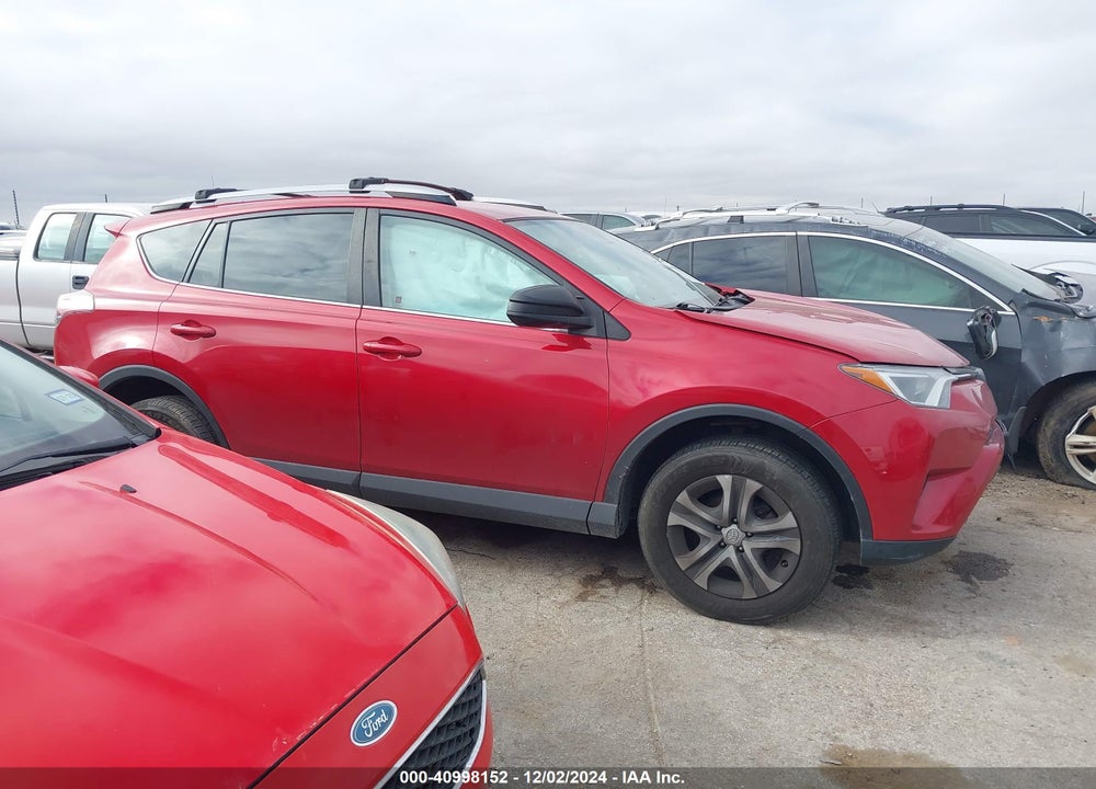 2017 TOYOTA RAV4 LE VIN: 2T3BFREV3HW658581
