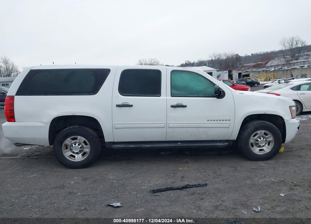 2010 CHEVROLET SUBURBAN 2500 LS VIN: 1GNZKLEG7AR157439