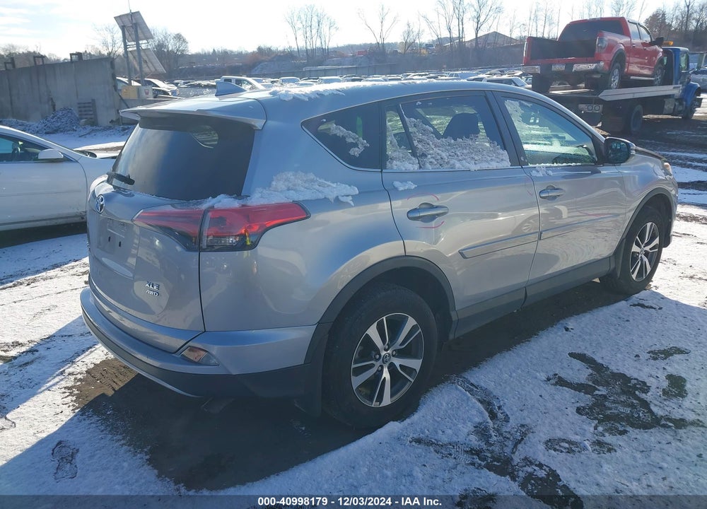 2018 TOYOTA RAV4 XLE VIN: 2T3RFREV3JW732215