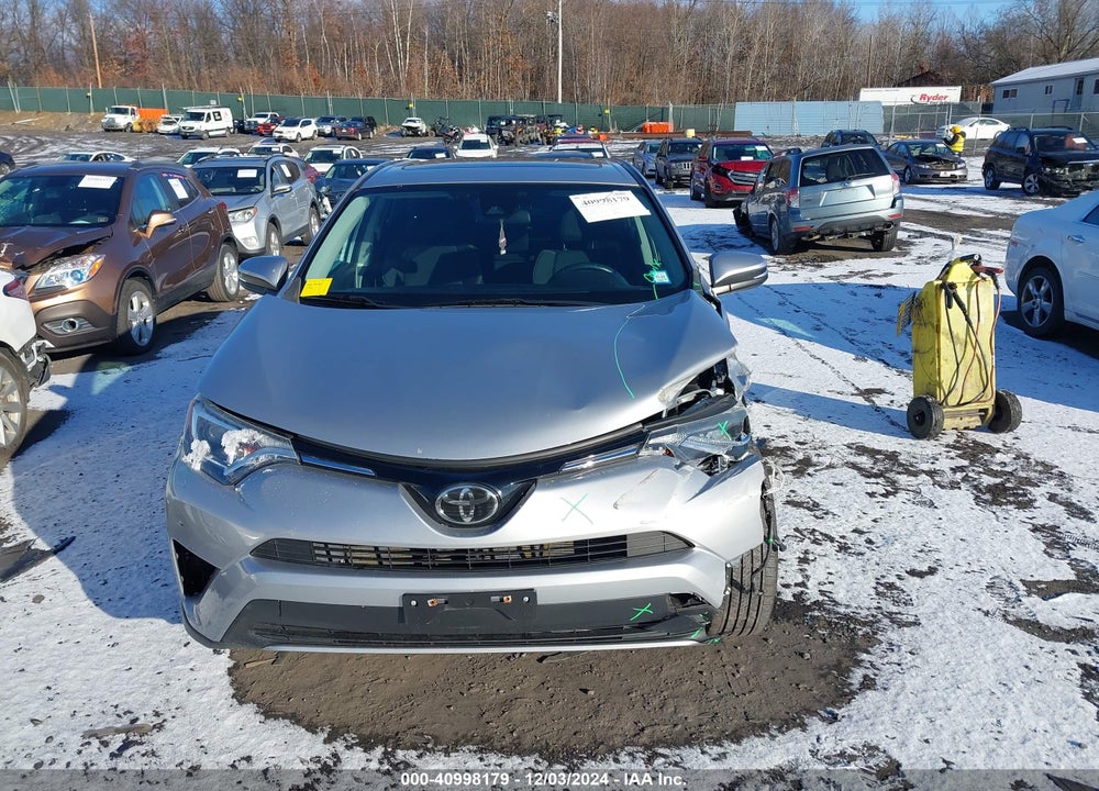 2018 TOYOTA RAV4 XLE VIN: 2T3RFREV3JW732215