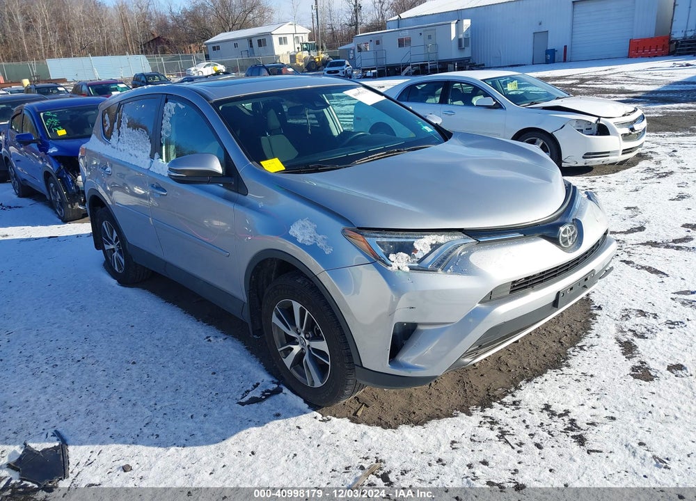 2018 TOYOTA RAV4 XLE VIN: 2T3RFREV3JW732215