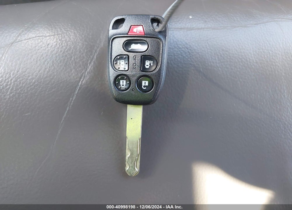 2011 HONDA ODYSSEY EX-L VIN: 5FNRL5H6XBB005473