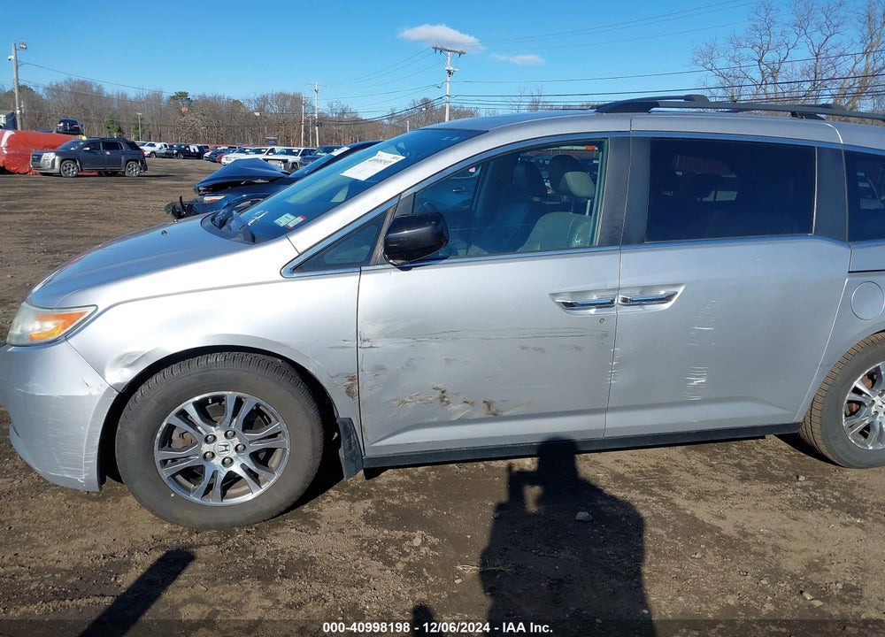 2011 HONDA ODYSSEY EX-L VIN: 5FNRL5H6XBB005473