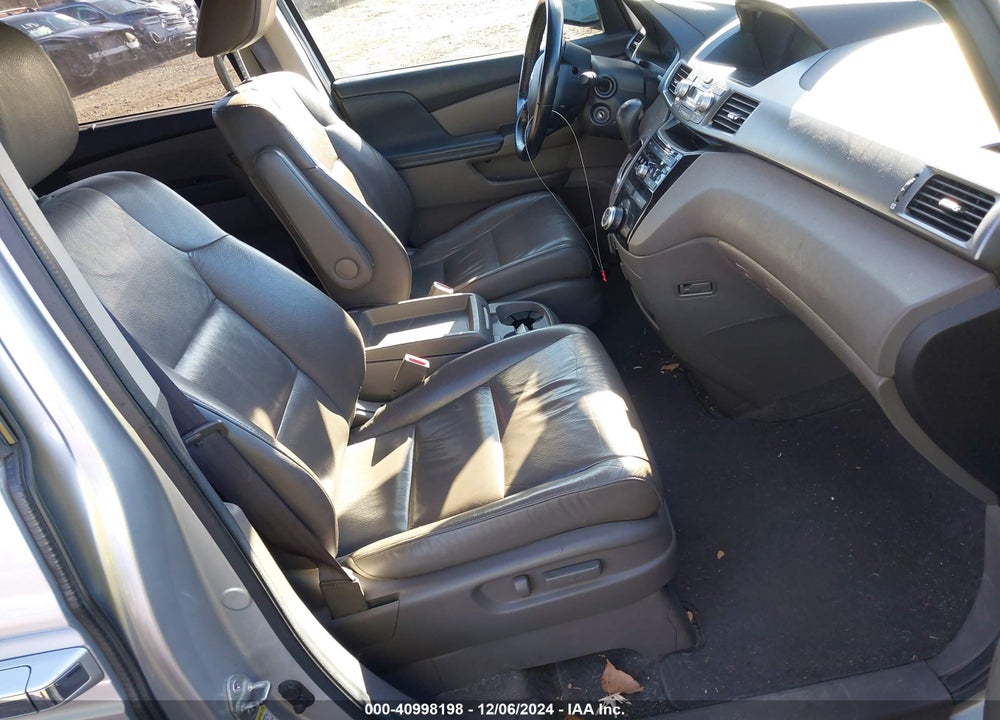2011 HONDA ODYSSEY EX-L VIN: 5FNRL5H6XBB005473