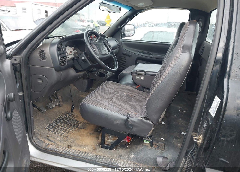 2001 DODGE RAM 1500 VIN: 1B7HC16X31S255820