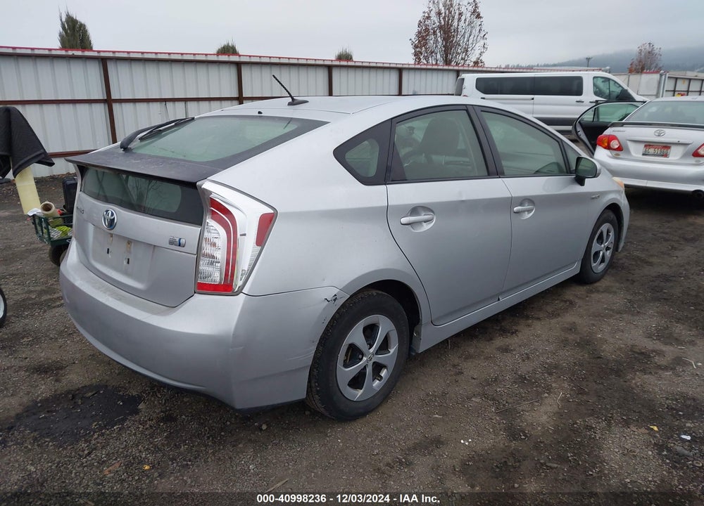 2013 TOYOTA PRIUS THREE VIN: JTDKN3DU2D5544520