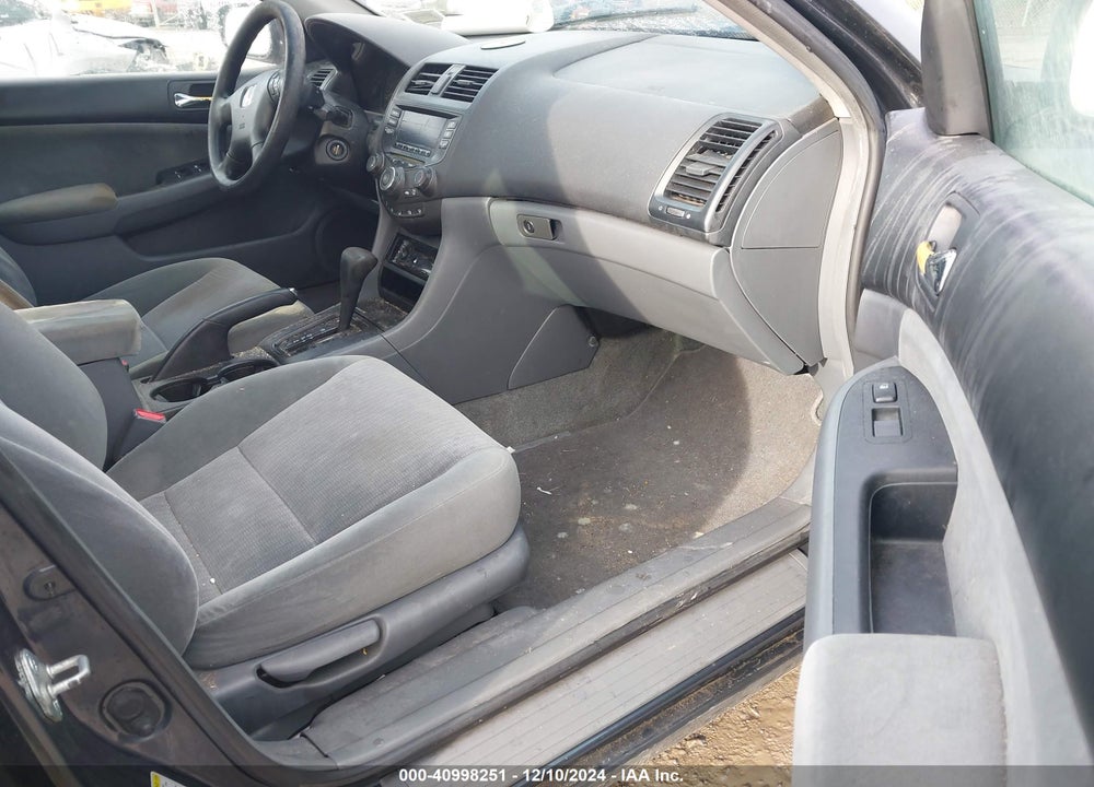 2005 HONDA ACCORD 2.4 LX VIN: 1HGCM56455A137057