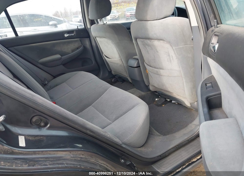 2005 HONDA ACCORD 2.4 LX VIN: 1HGCM56455A137057