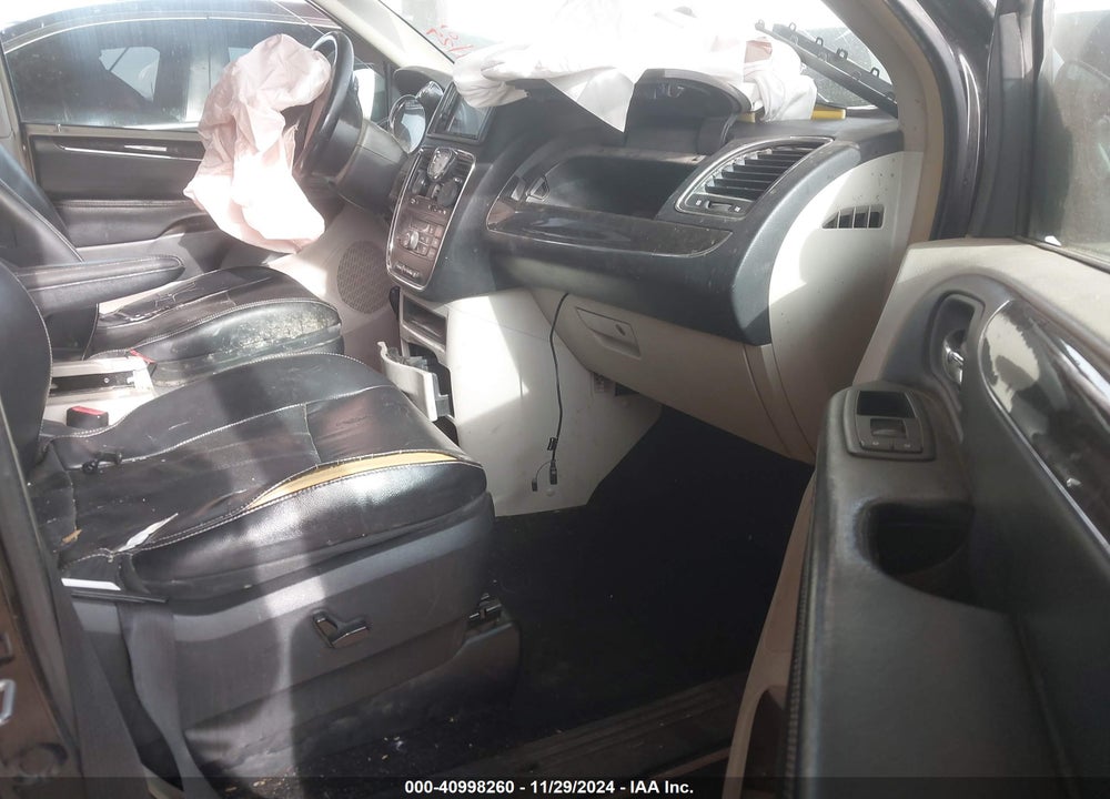 2011 CHRYSLER TOWN & COUNTRY TOURING-L VIN: 2A4RR8DG8BR641063