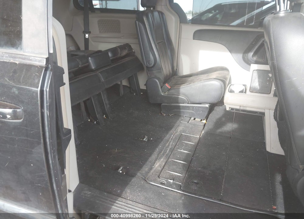 2011 CHRYSLER TOWN & COUNTRY TOURING-L VIN: 2A4RR8DG8BR641063
