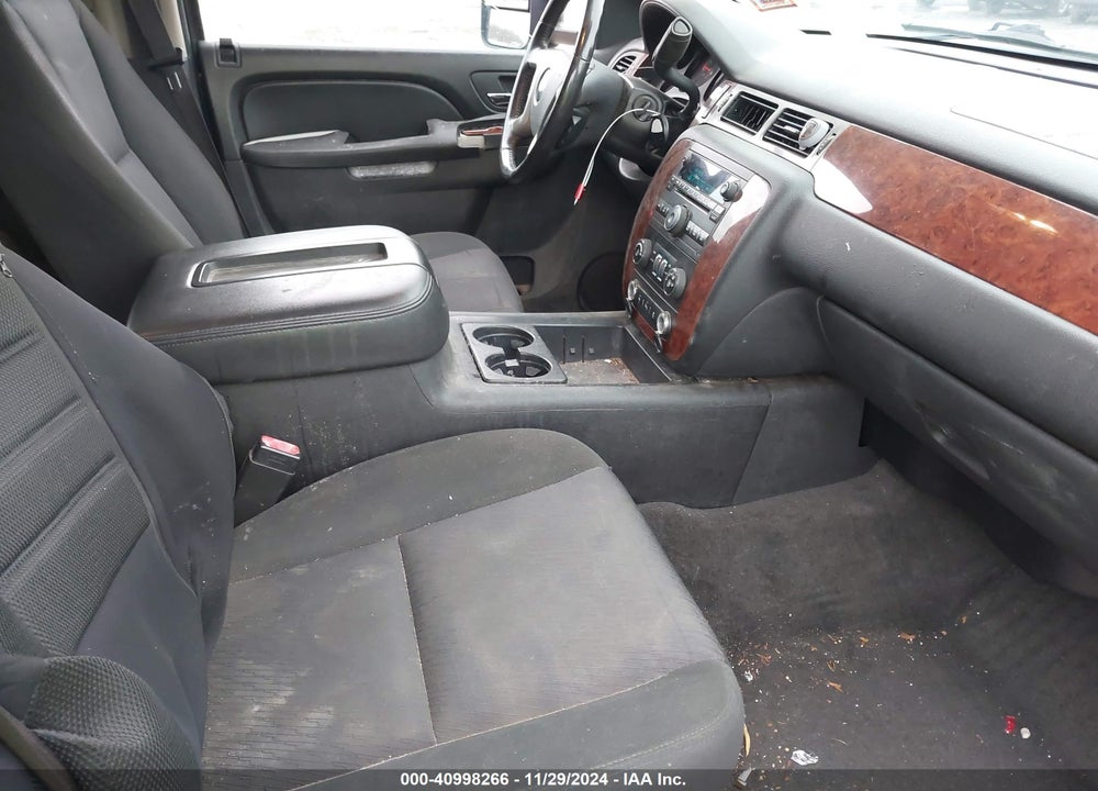 2013 CHEVROLET TAHOE LS VIN: 1GNSKAE09DR276025