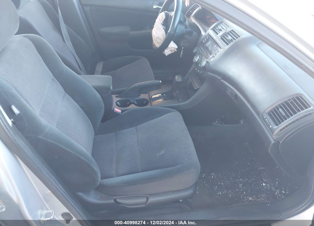 2005 HONDA ACCORD 2.4 LX VIN: 1HGCM564X5A193656