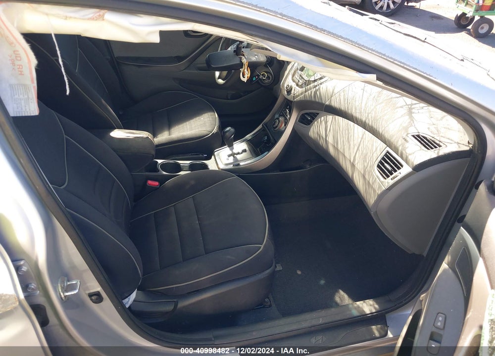 2013 HYUNDAI ELANTRA VIN: 5NPDH4AE4DH172097