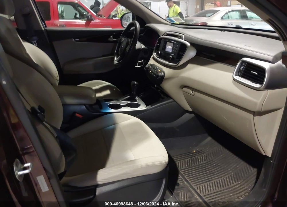 2017 KIA SORENTO 2.4L LX VIN: 5XYPG4A33HG202797