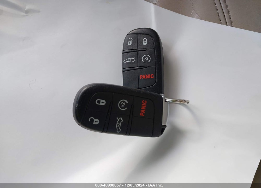 2015 CHRYSLER 200 C VIN: 1C3CCCCB1FN718983