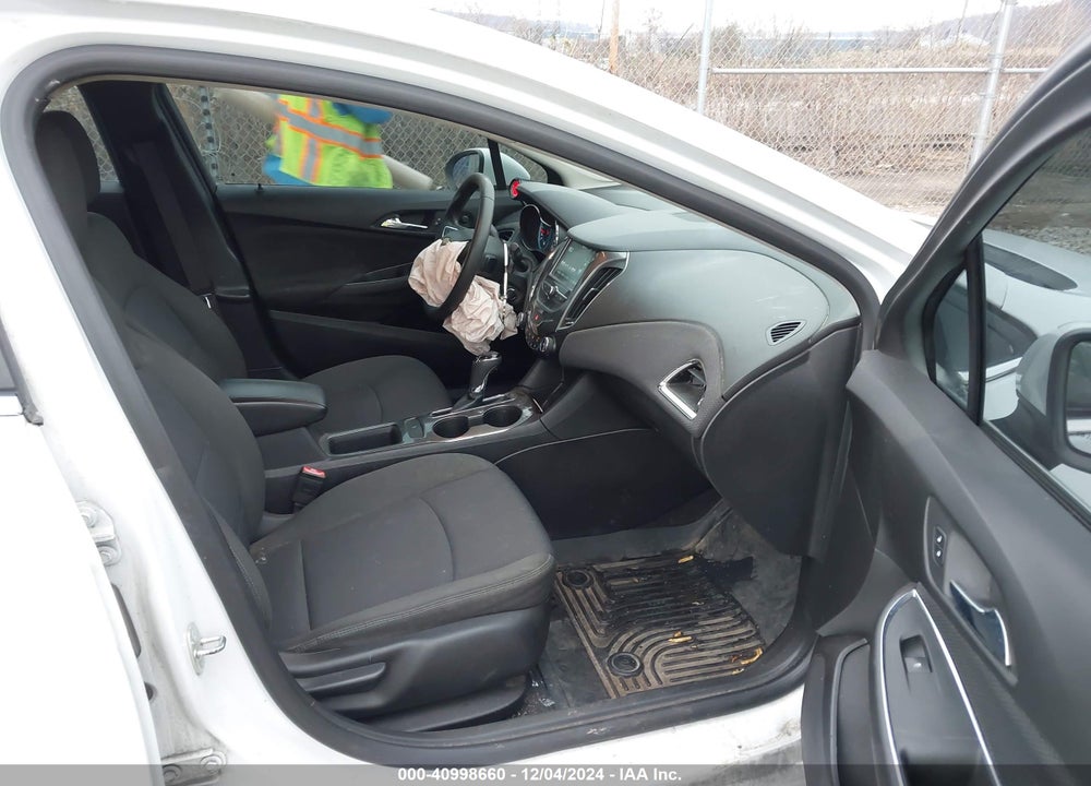 2017 CHEVROLET CRUZE LT AUTO VIN: 3G1BE6SM1HS569854