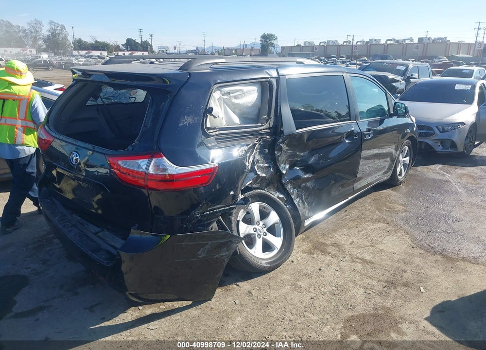 2017 TOYOTA SIENNA LE 8 PASSENGER VIN: 5TDKZ3DC3HS789239