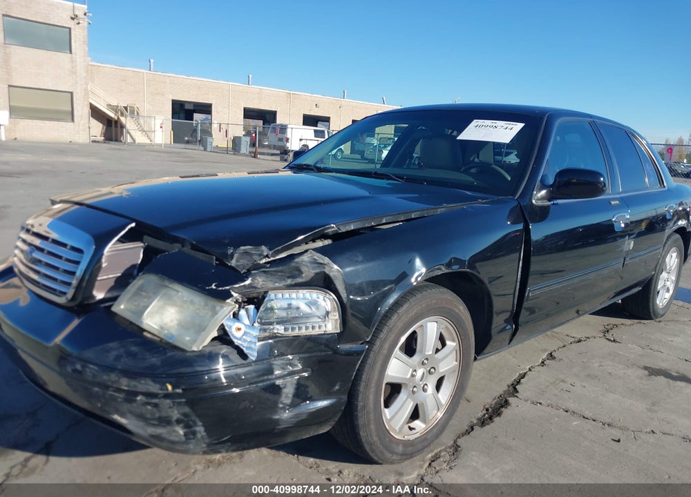 2011 FORD CROWN VICTORIA LX VIN: 2FABP7EV7BX174448