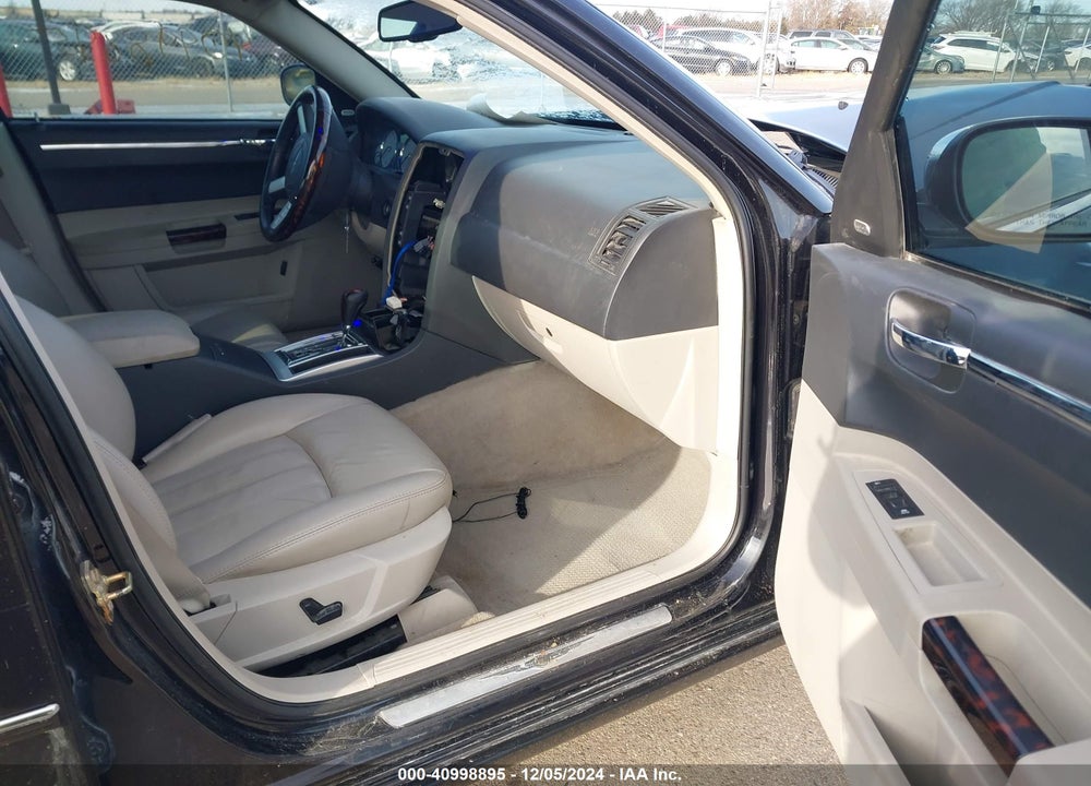 2006 CHRYSLER 300C VIN: 2C3KA63H86H439465