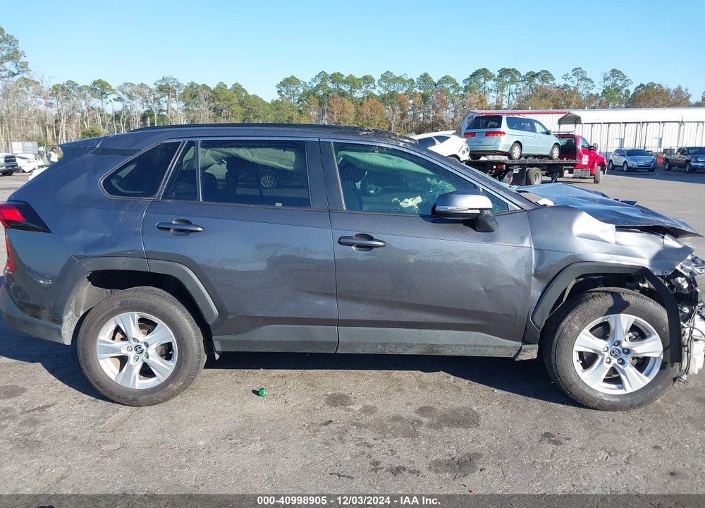 2021 TOYOTA RAV4 XLE VIN: 2T3W1RFV6MC156058