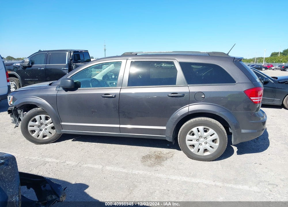2018 DODGE JOURNEY SE VIN: 3C4PDCAB8JT384411