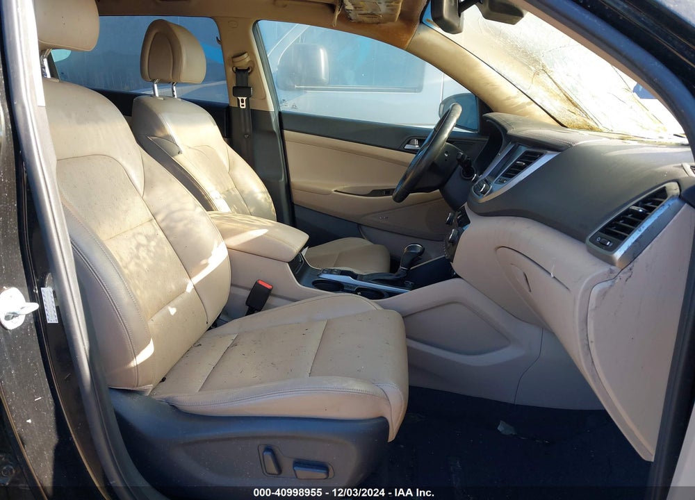 2017 HYUNDAI TUCSON LIMITED VIN: KM8J3CA21HU281884