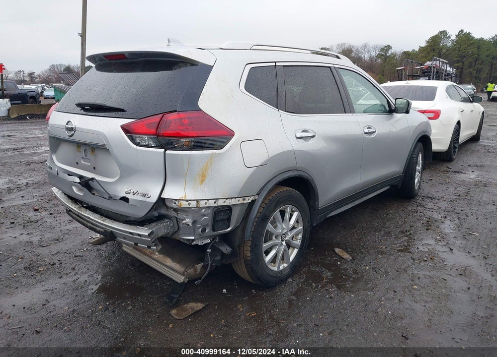 2018 NISSAN ROGUE SV VIN: KNMAT2MV4JP604530