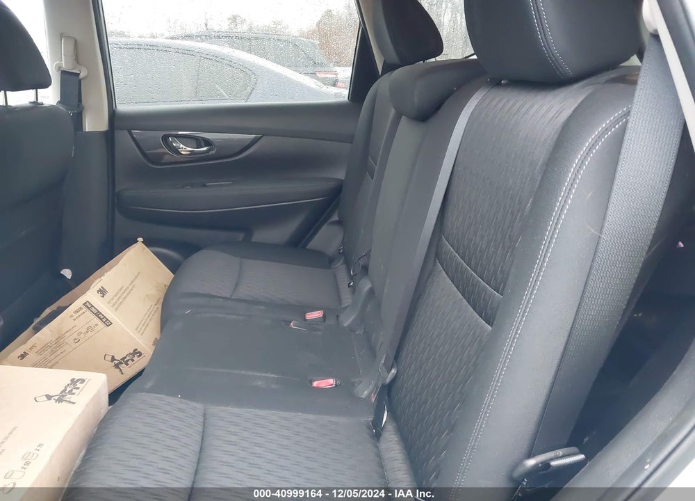 2018 NISSAN ROGUE SV VIN: KNMAT2MV4JP604530