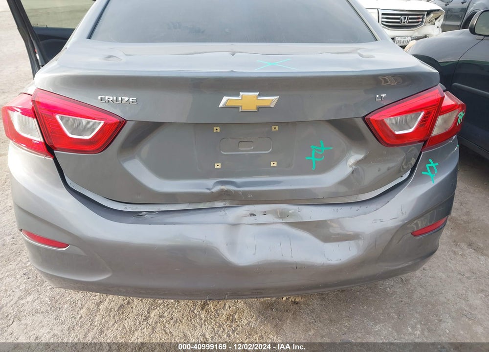 2018 CHEVROLET CRUZE LT AUTO VIN: 1G1BE5SM5J7231341
