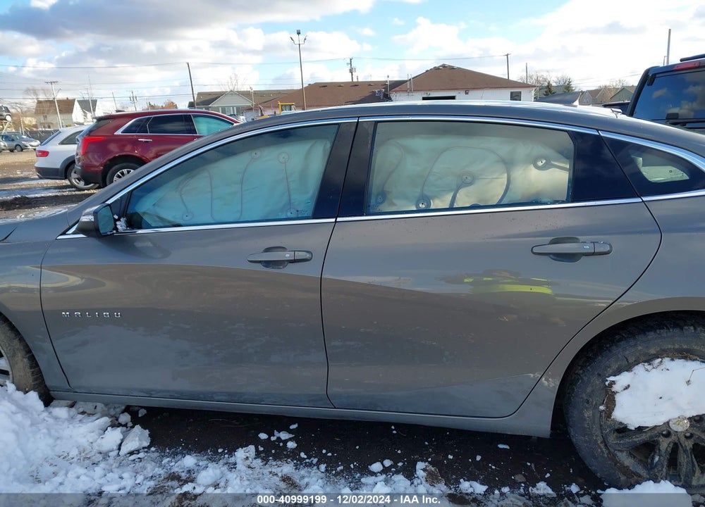 2018 CHEVROLET MALIBU LT VIN: 1G1ZD5ST8JF221997