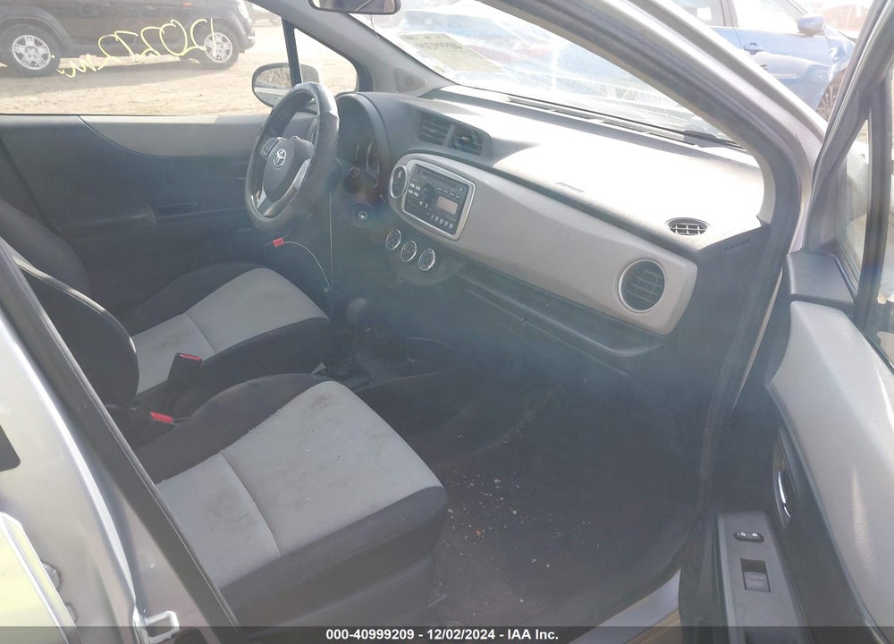 2013 TOYOTA YARIS LE VIN: JTDKTUD37DD557529