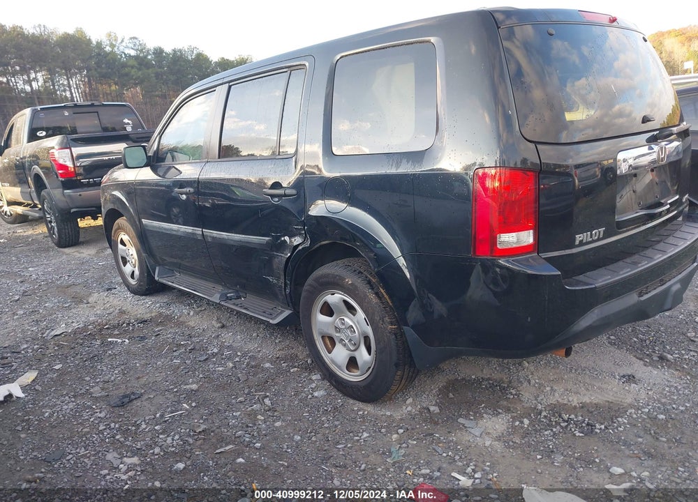 2015 HONDA PILOT LX VIN: 5FNYF4H25FB069856