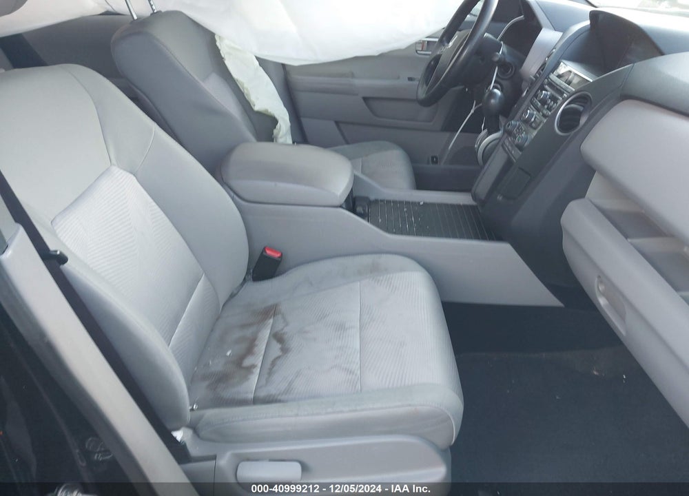 2015 HONDA PILOT LX VIN: 5FNYF4H25FB069856