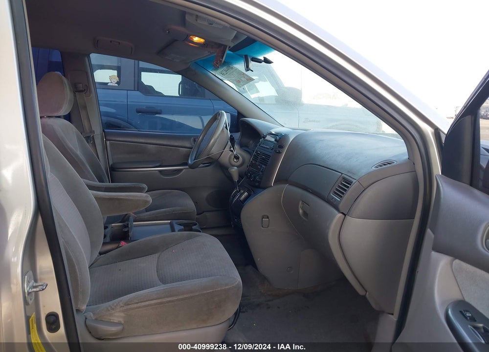 2010 TOYOTA SIENNA CE VIN: 5TDKK4CC0AS305013