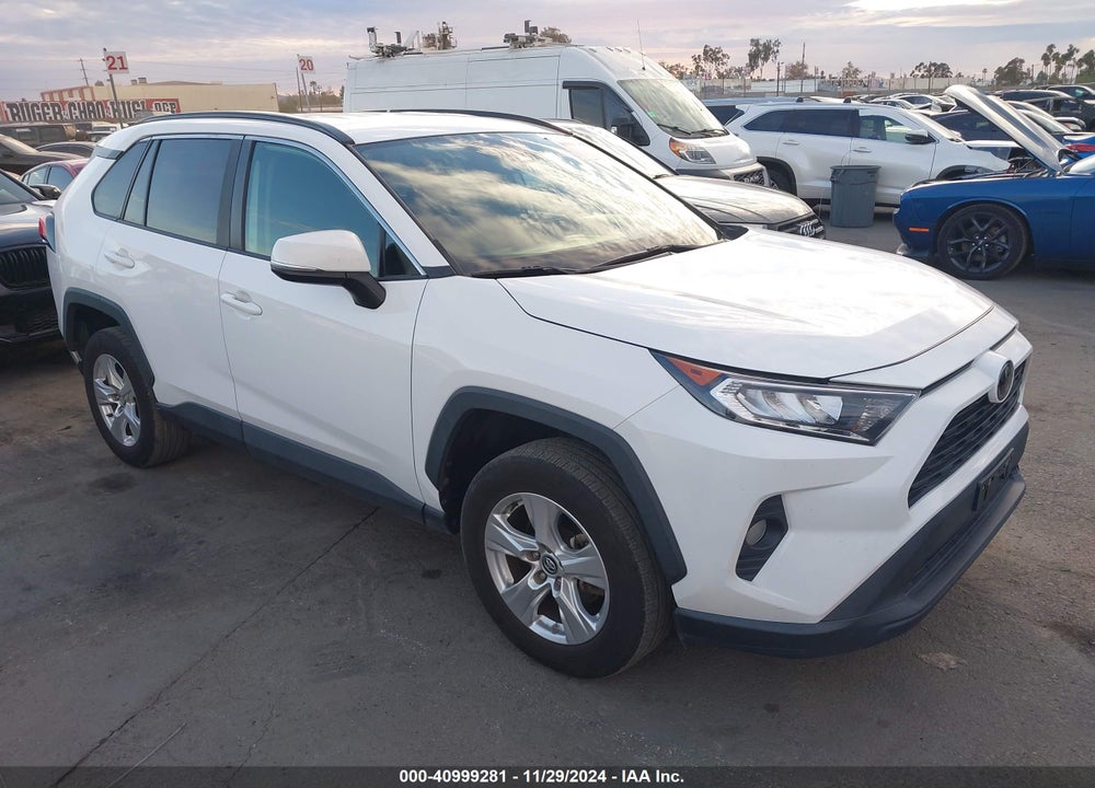 2021 TOYOTA RAV4 XLE VIN: 2T3W1RFV5MW120103