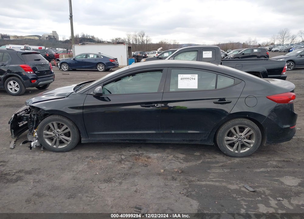 2018 HYUNDAI ELANTRA SEL VIN: 5NPD84LF2JH381100
