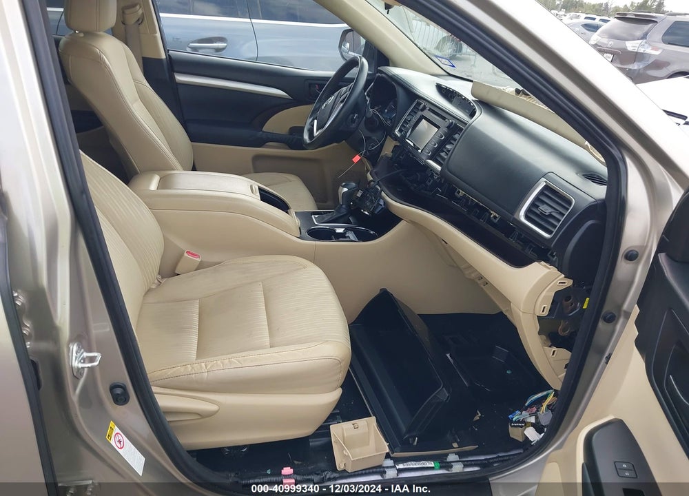 2014 TOYOTA HIGHLANDER LE PLUS V6 VIN: 5TDZKRFH4ES021344
