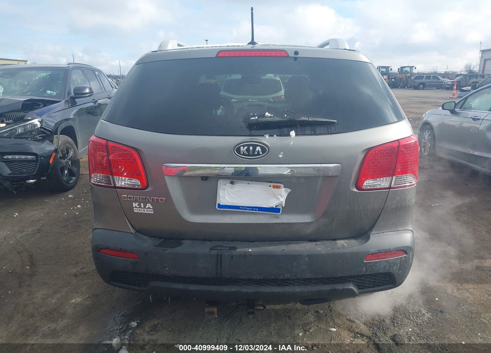 2012 KIA SORENTO LX VIN: 5XYKT3A63CG286588